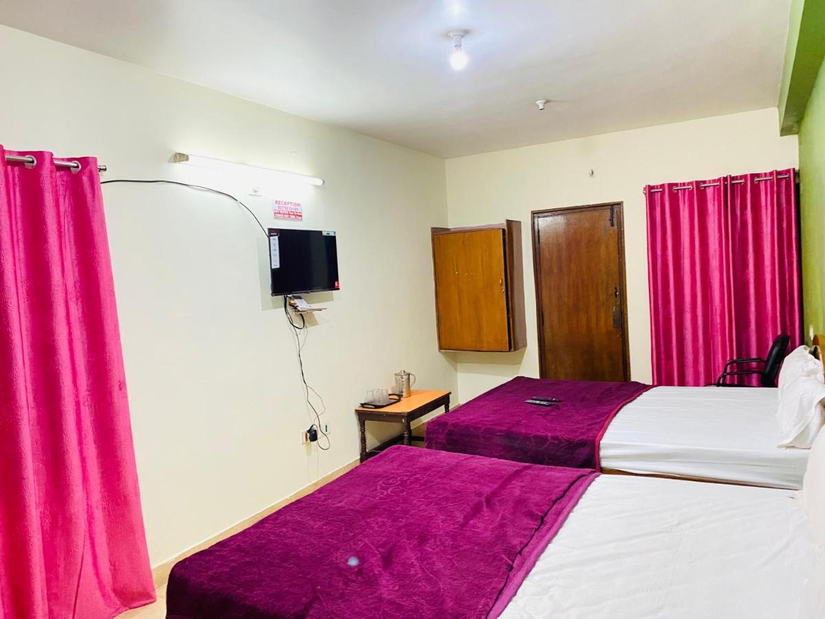 Hotel Nakshatra Ooty Eksteriør billede